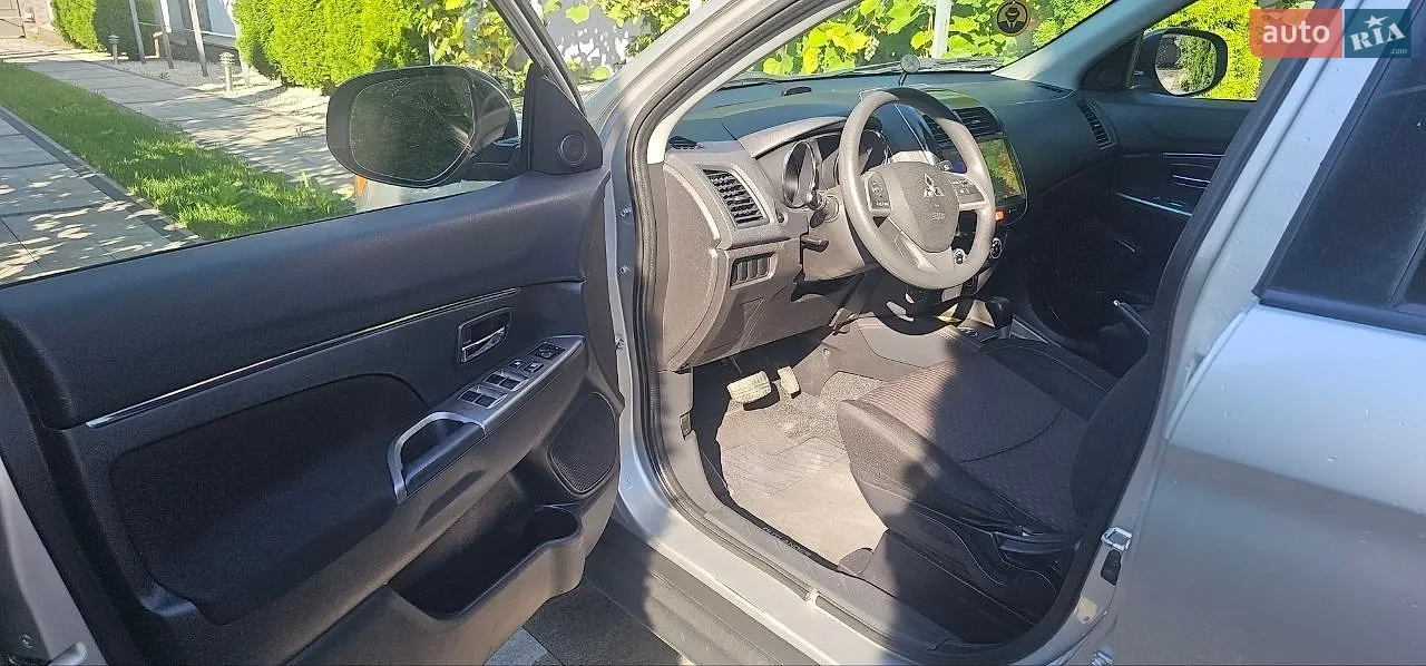 2018 Mitsubishi Outlander - мініатюра 2