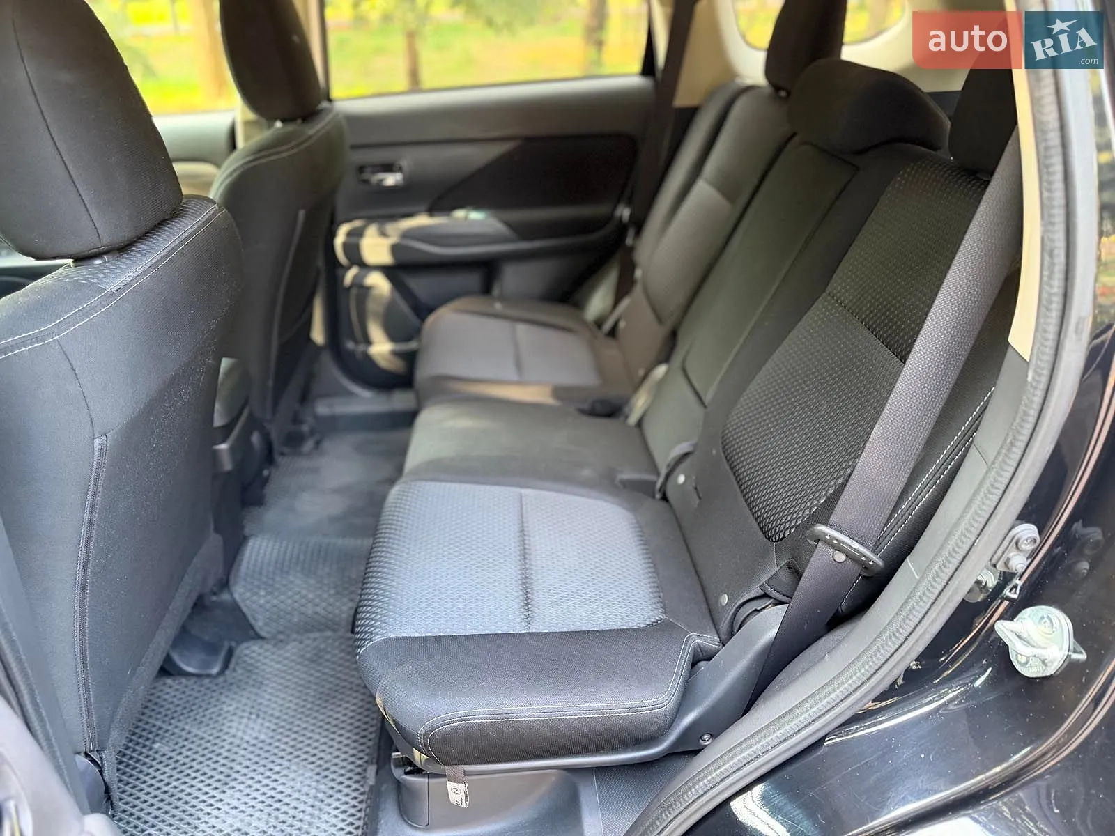 2017 Mitsubishi Outlander - мініатюра 13