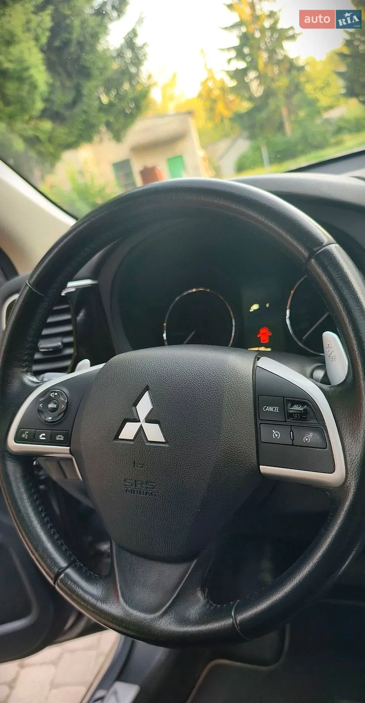 2013 Mitsubishi Outlander - мініатюра 2