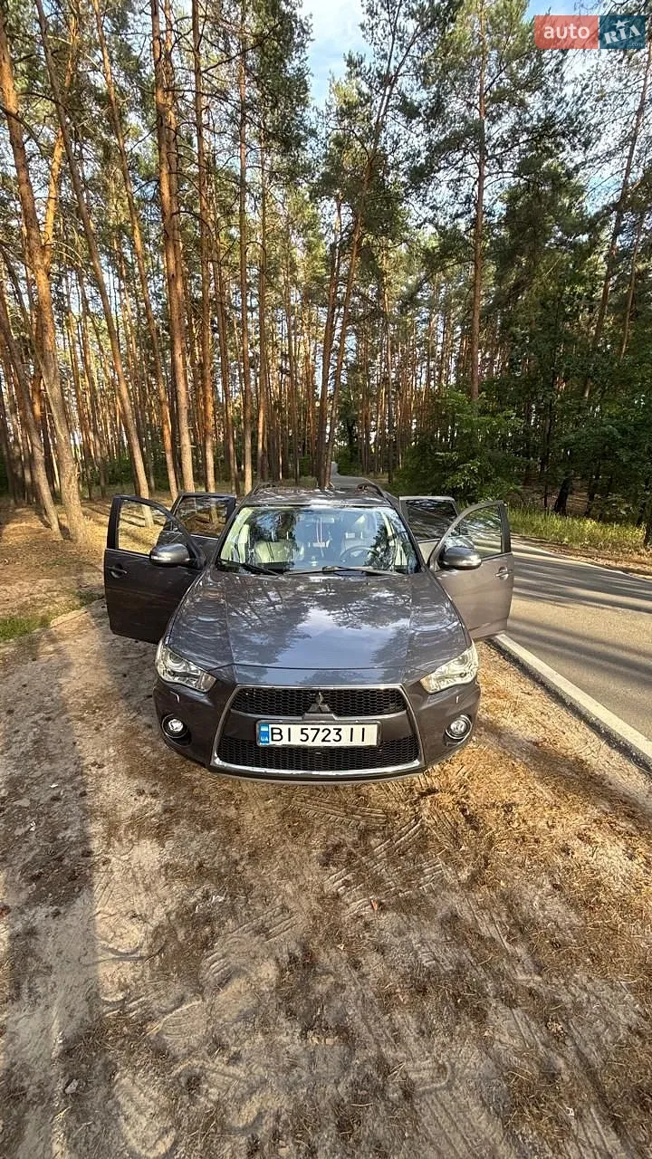 2011 Mitsubishi Outlander - мініатюра 3