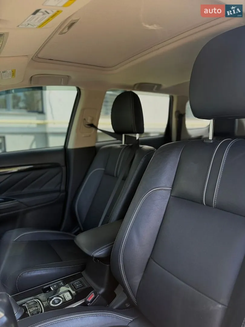 2018 Mitsubishi Outlander - мініатюра 13
