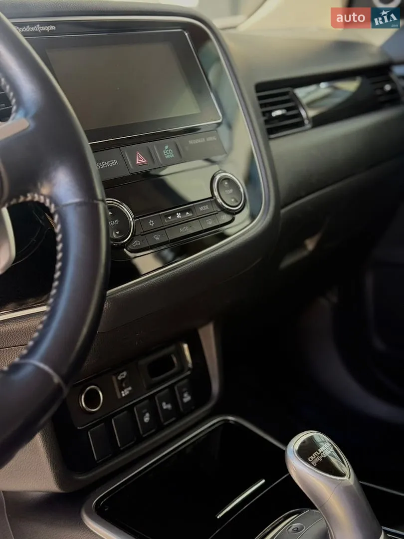 2018 Mitsubishi Outlander - мініатюра 17
