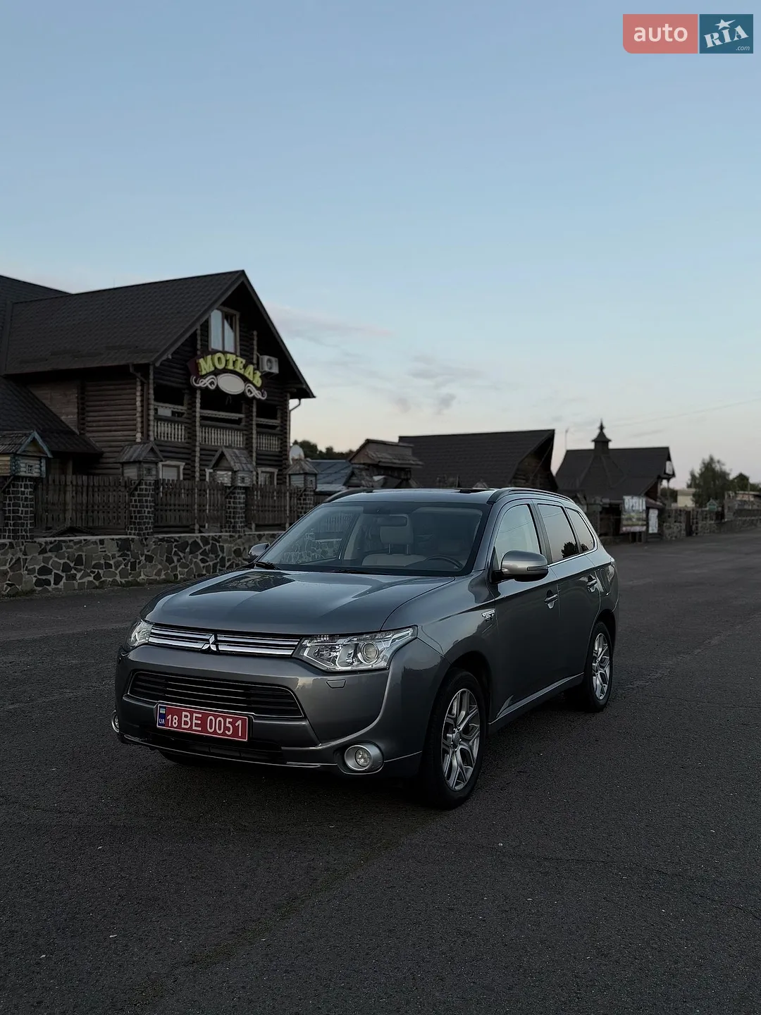 2014 Mitsubishi Outlander - фото 1