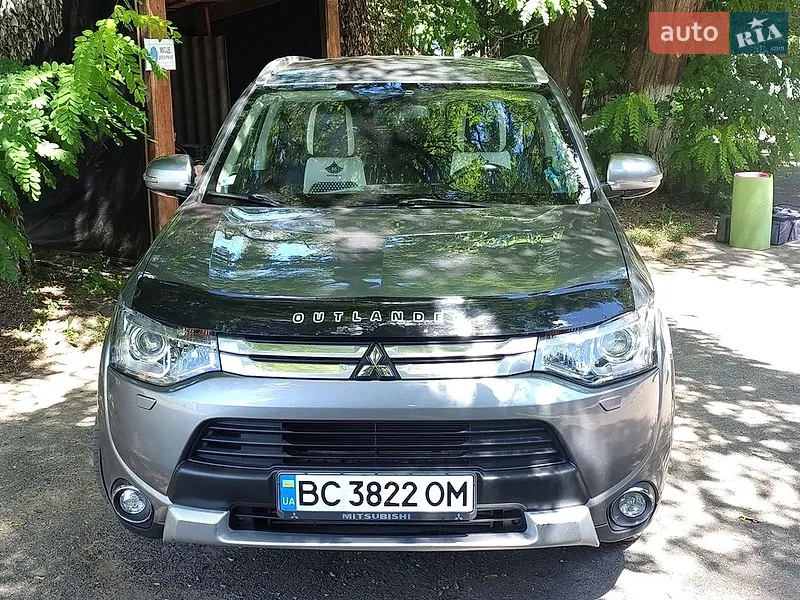 Mitsubishi Outlander 2015