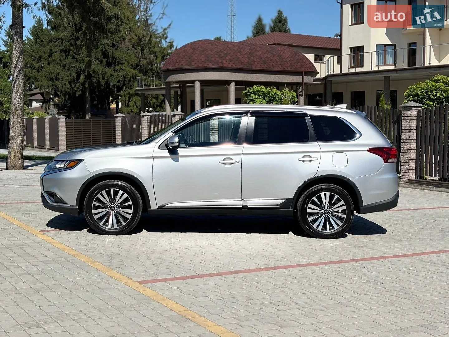 2019 Mitsubishi Outlander - мініатюра 3