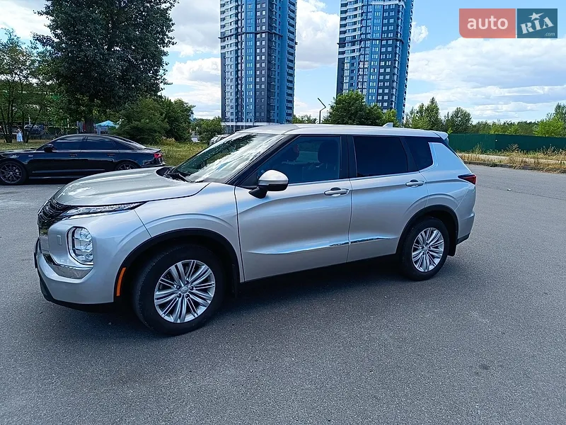 Mitsubishi Outlander 2021
