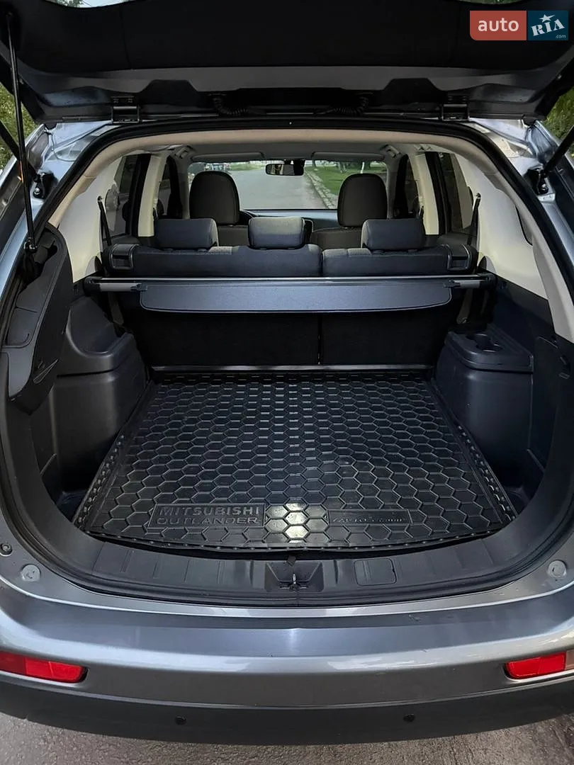 2012 Mitsubishi Outlander - мініатюра 9
