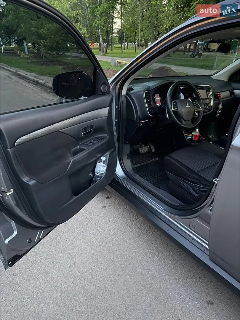 2012 Mitsubishi Outlander - мініатюра 12