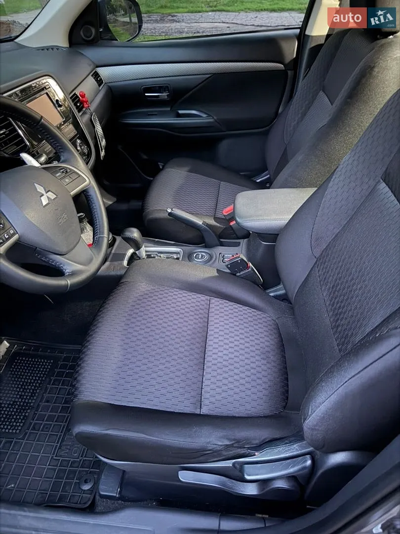 2012 Mitsubishi Outlander - мініатюра 13