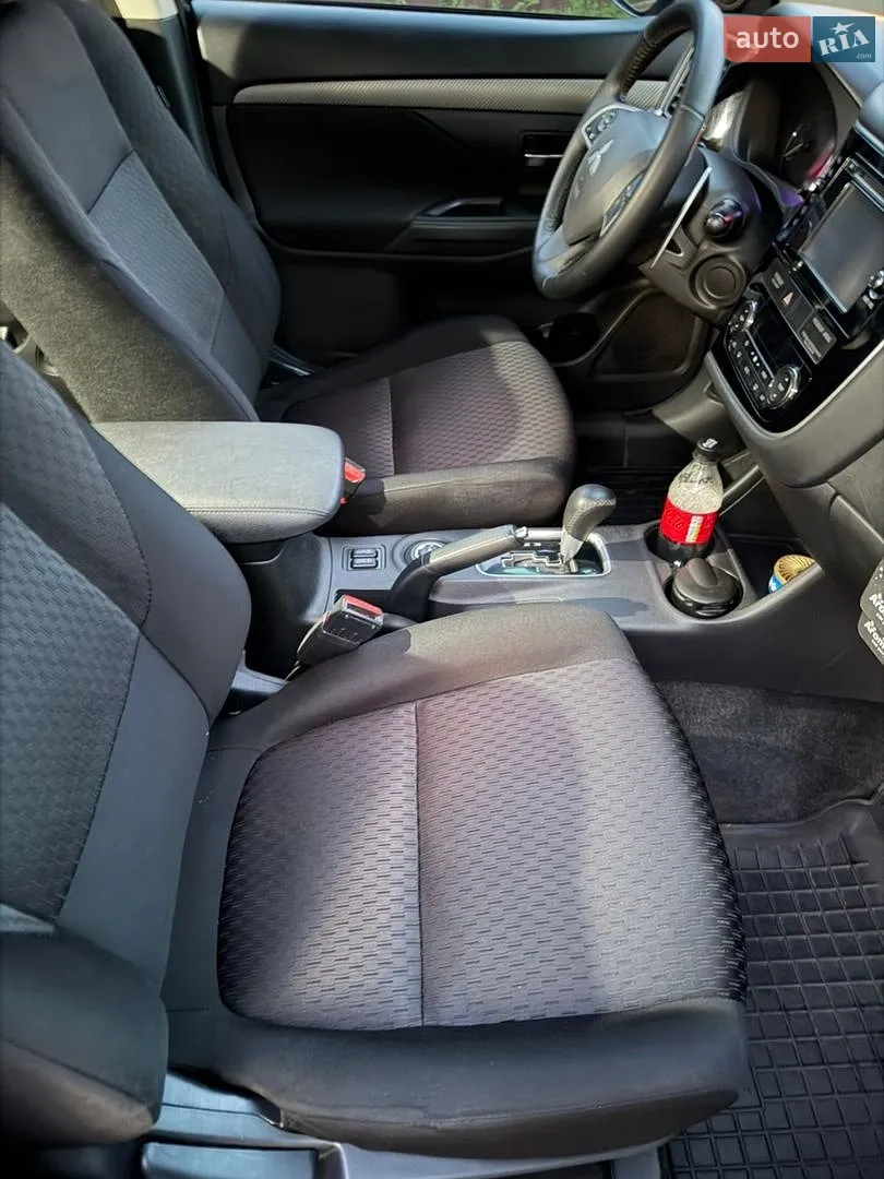 2012 Mitsubishi Outlander - мініатюра 16