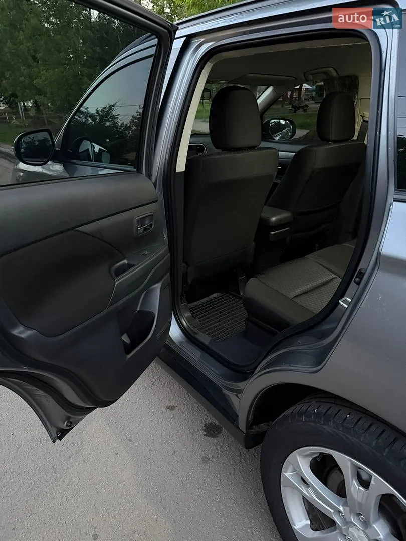 2012 Mitsubishi Outlander - мініатюра 18