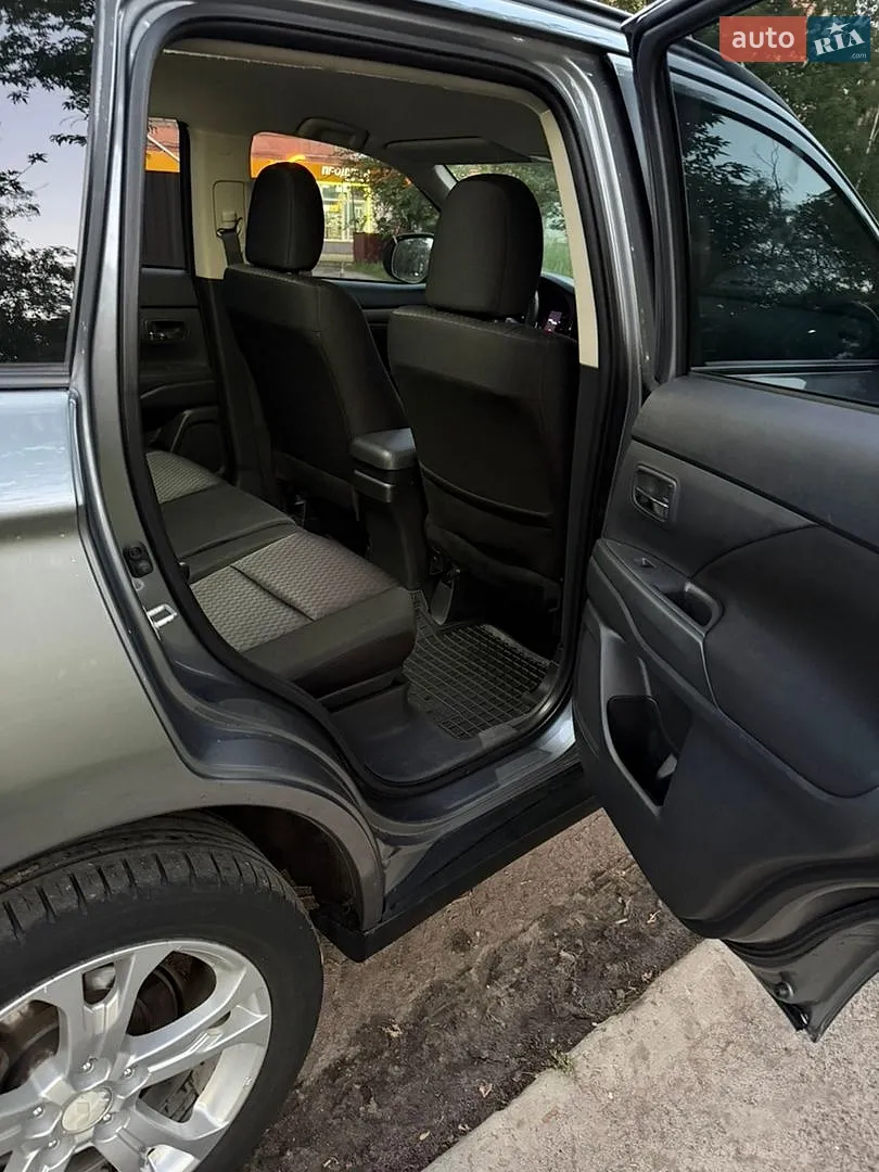 2012 Mitsubishi Outlander - мініатюра 17