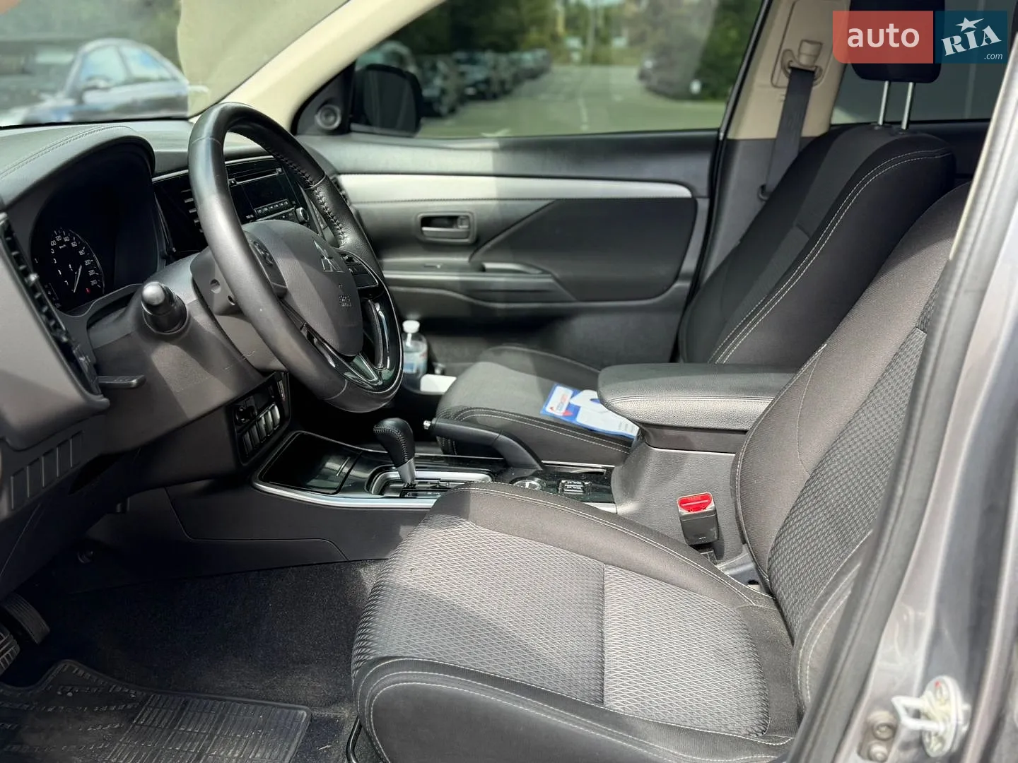 2017 Mitsubishi Outlander - мініатюра 14