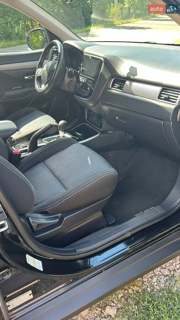 2018 Mitsubishi Outlander - мініатюра 2