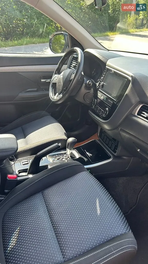 2018 Mitsubishi Outlander - мініатюра 5