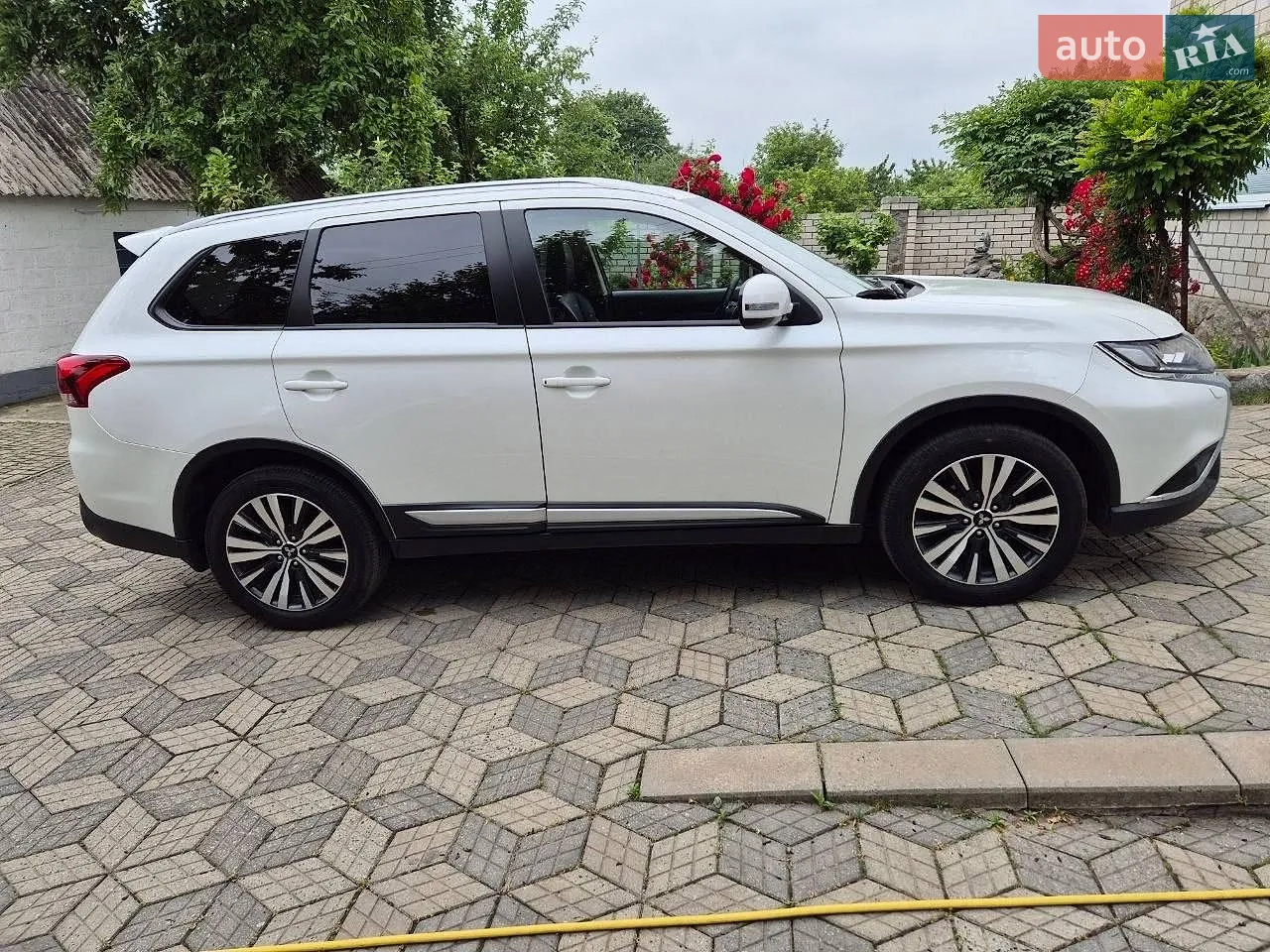 2020 Mitsubishi Outlander - мініатюра 20