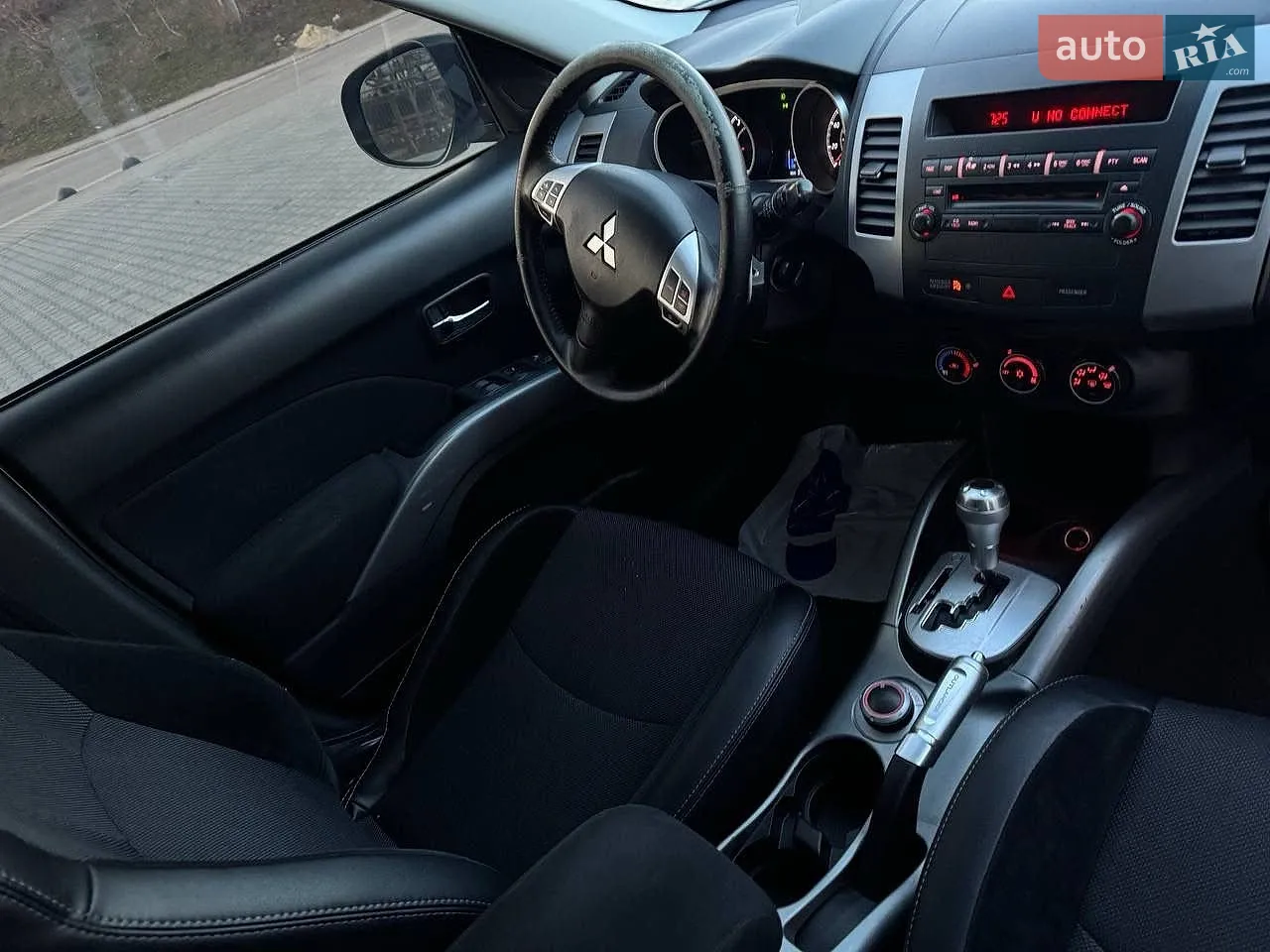 2011 Mitsubishi Outlander - мініатюра 39