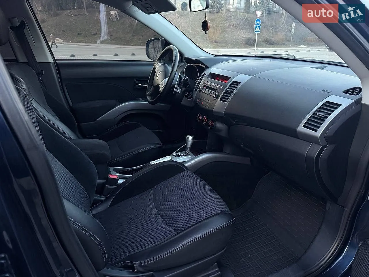 2011 Mitsubishi Outlander - мініатюра 4