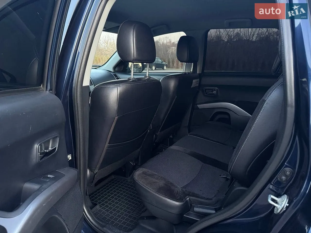 2011 Mitsubishi Outlander - мініатюра 9