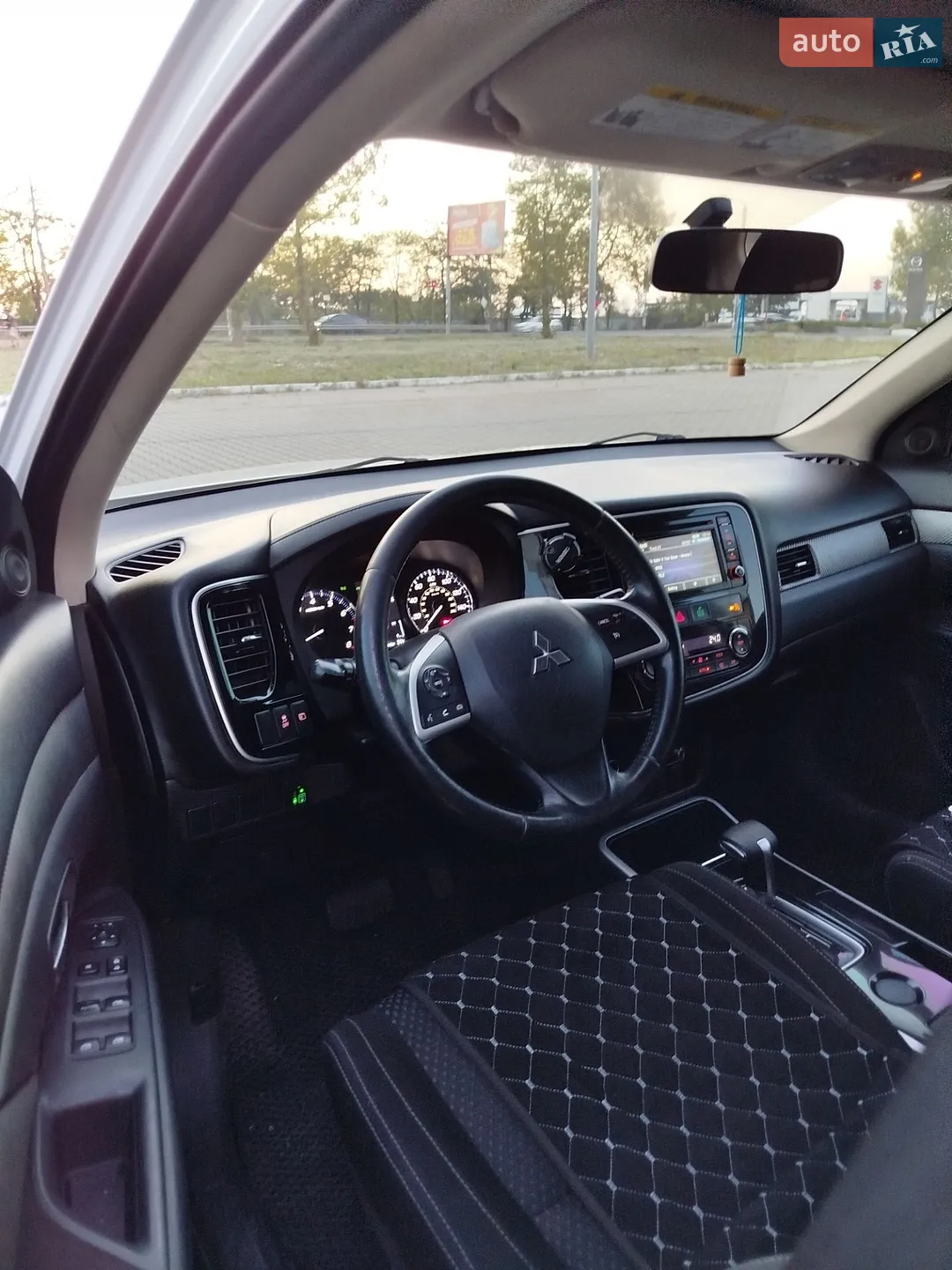 2016 Mitsubishi Outlander - мініатюра 12