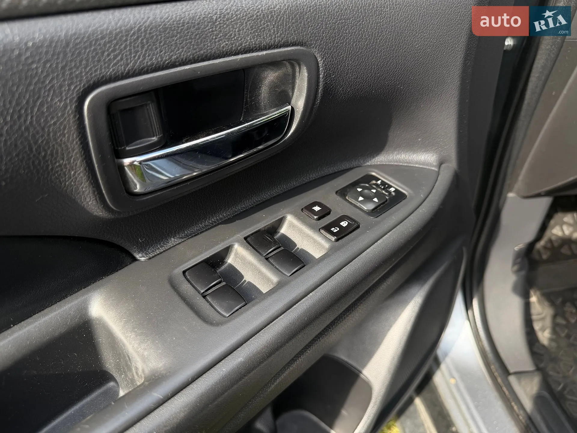 2013 Mitsubishi Outlander - мініатюра 29