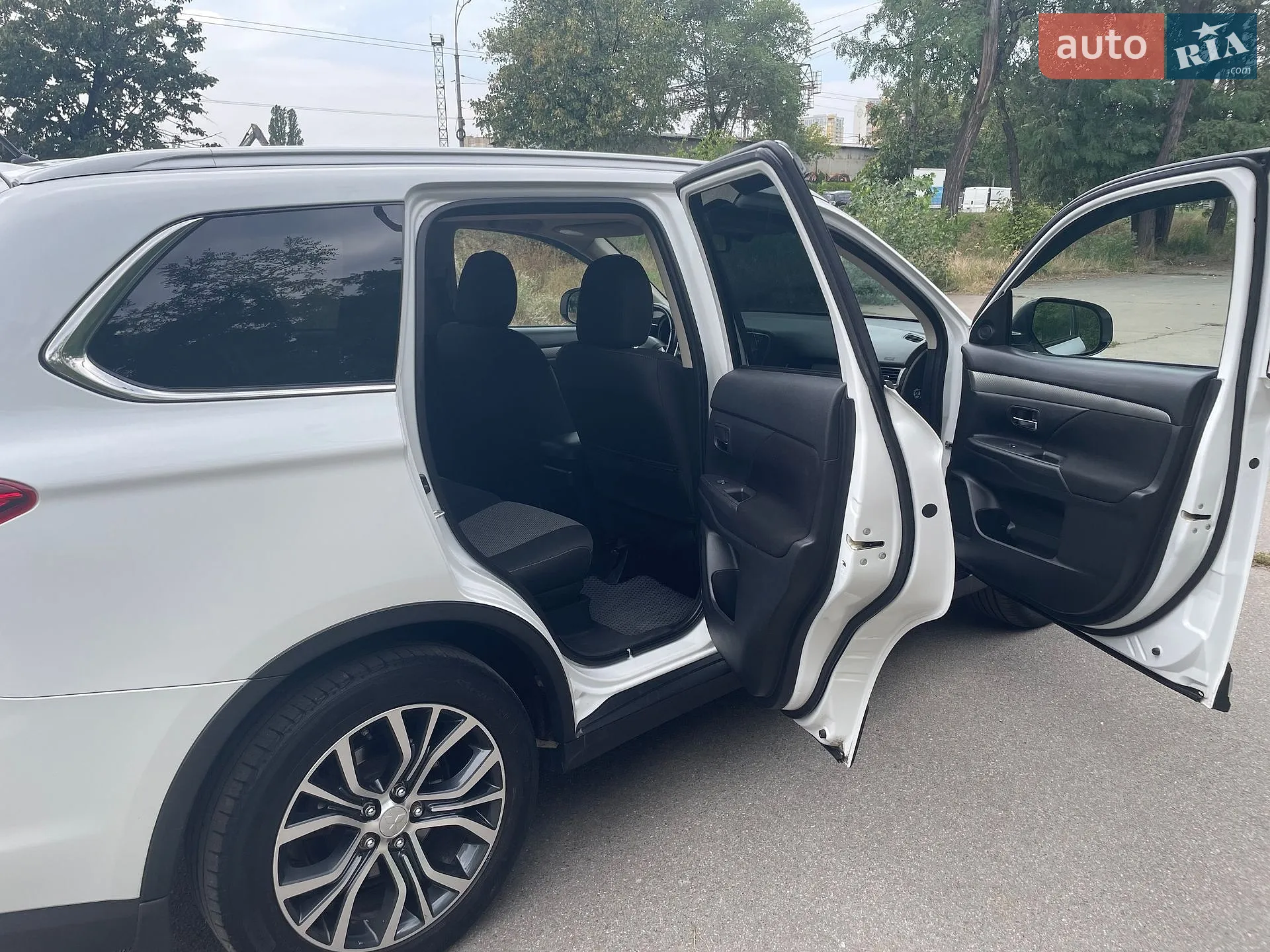 2016 Mitsubishi Outlander - мініатюра 28