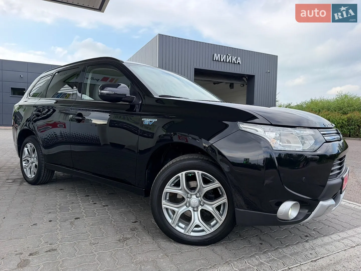 2014 Mitsubishi Outlander - мініатюра 12