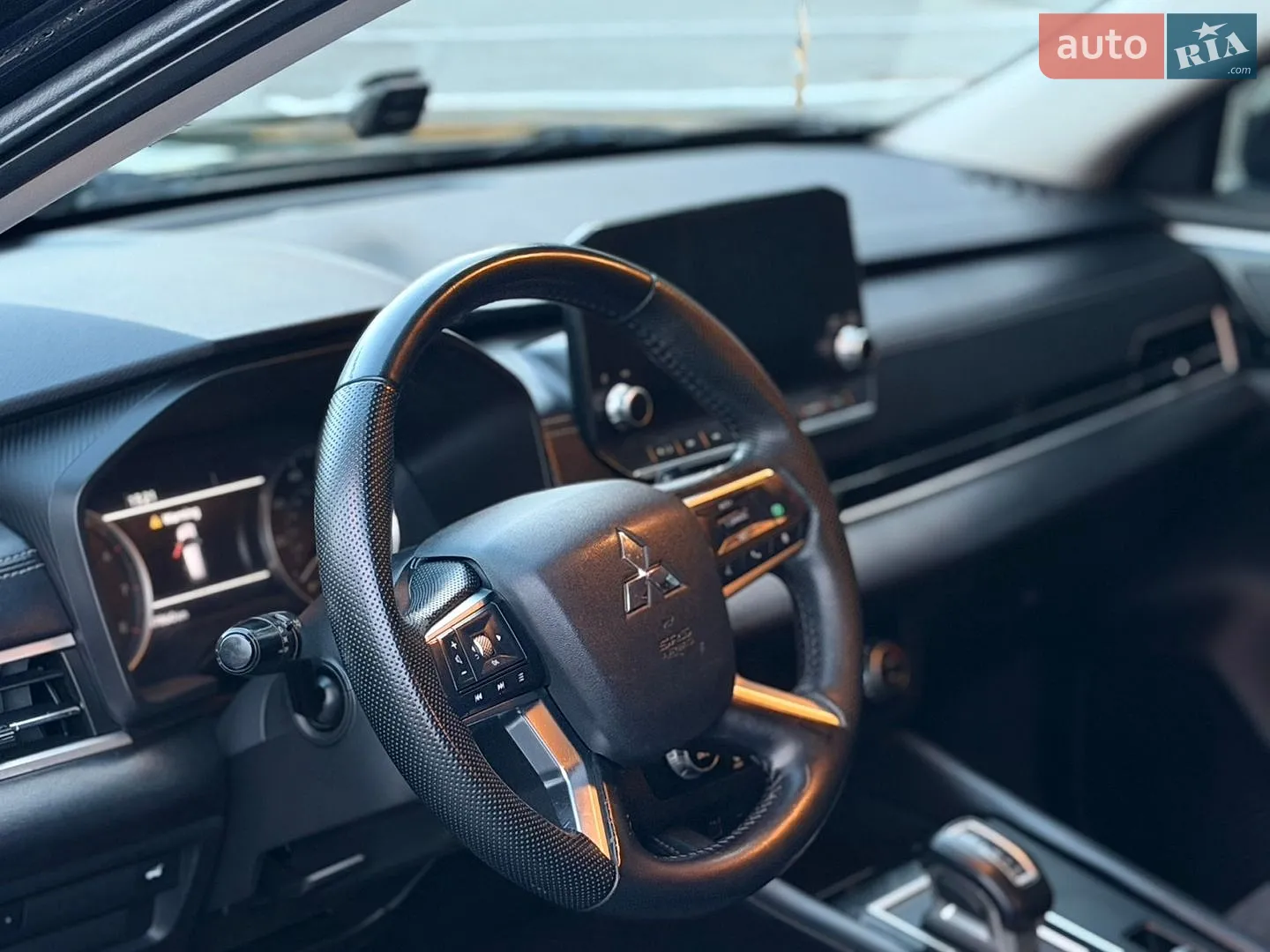 2022 Mitsubishi Outlander - мініатюра 21