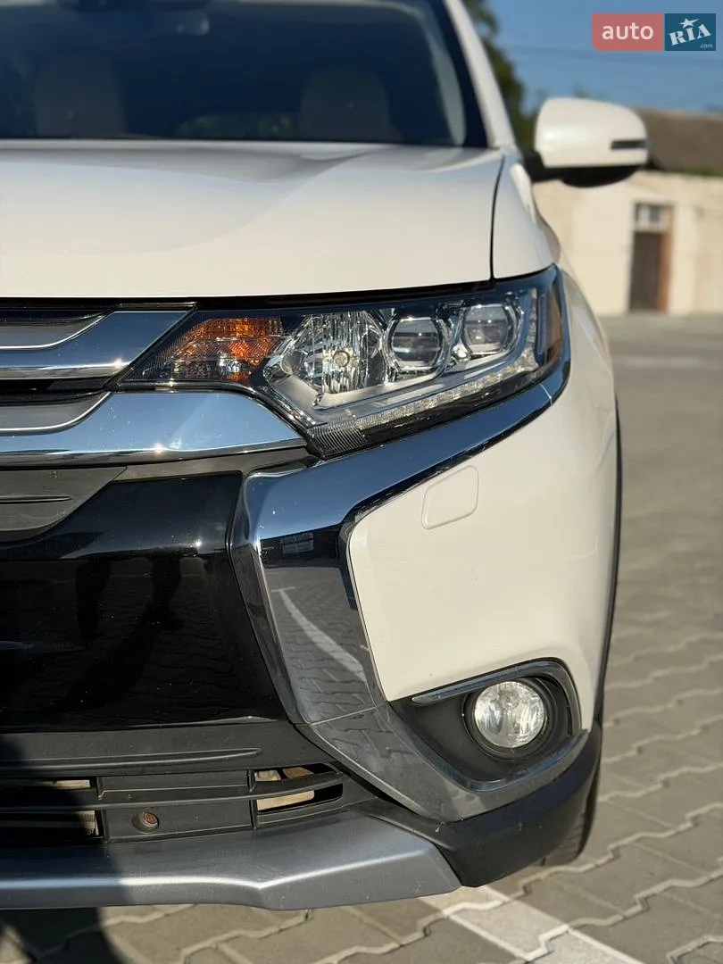 2016 Mitsubishi Outlander - мініатюра 12