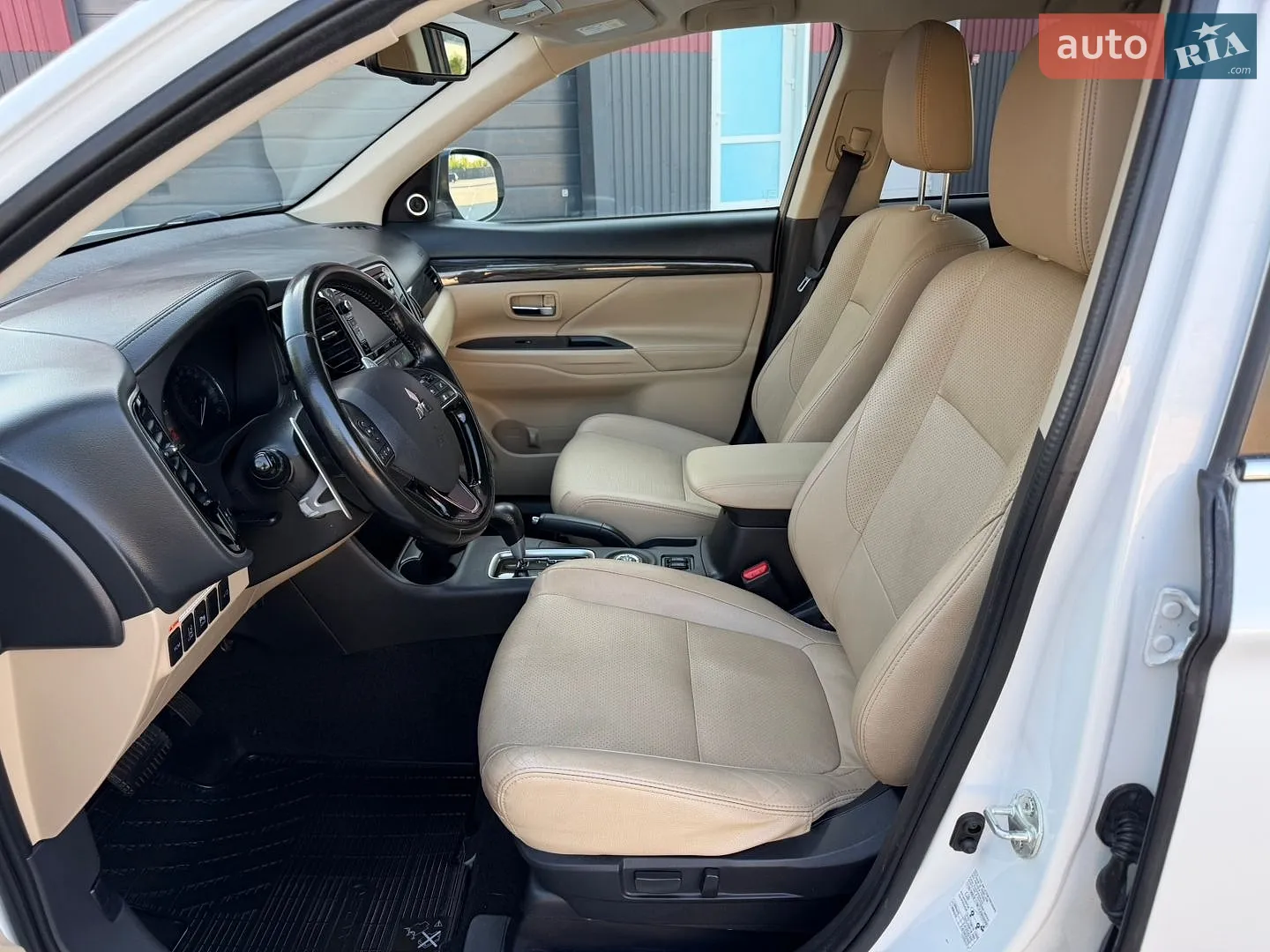 2016 Mitsubishi Outlander - мініатюра 16