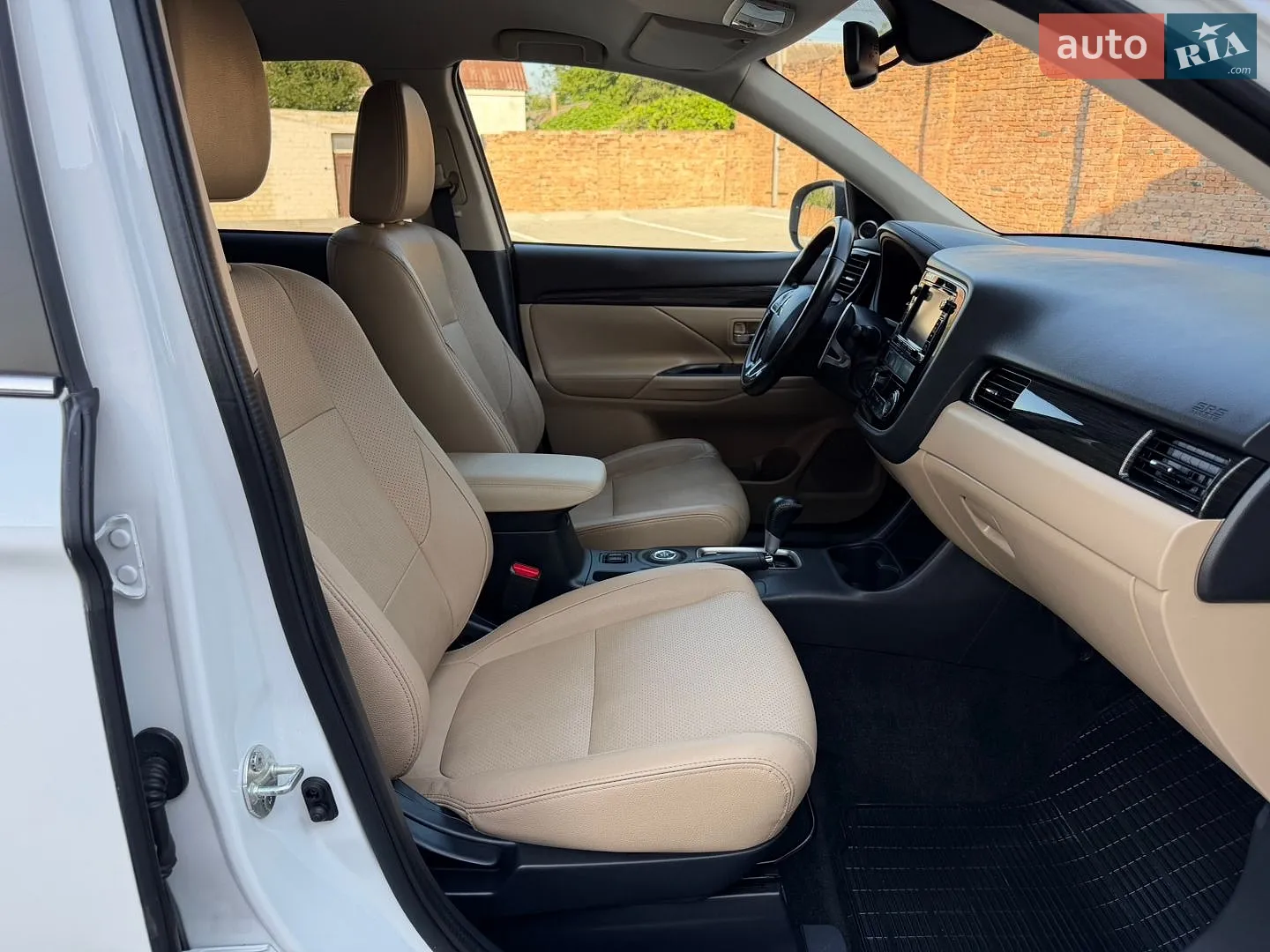2016 Mitsubishi Outlander - мініатюра 24