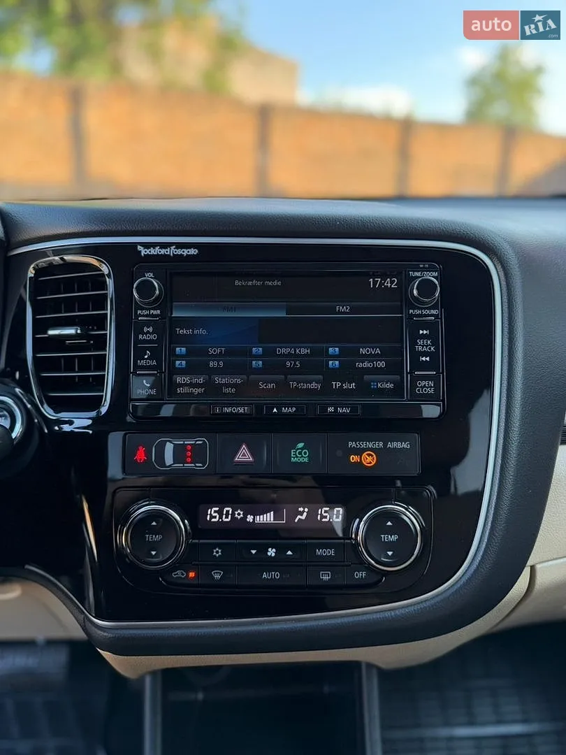 2016 Mitsubishi Outlander - мініатюра 38