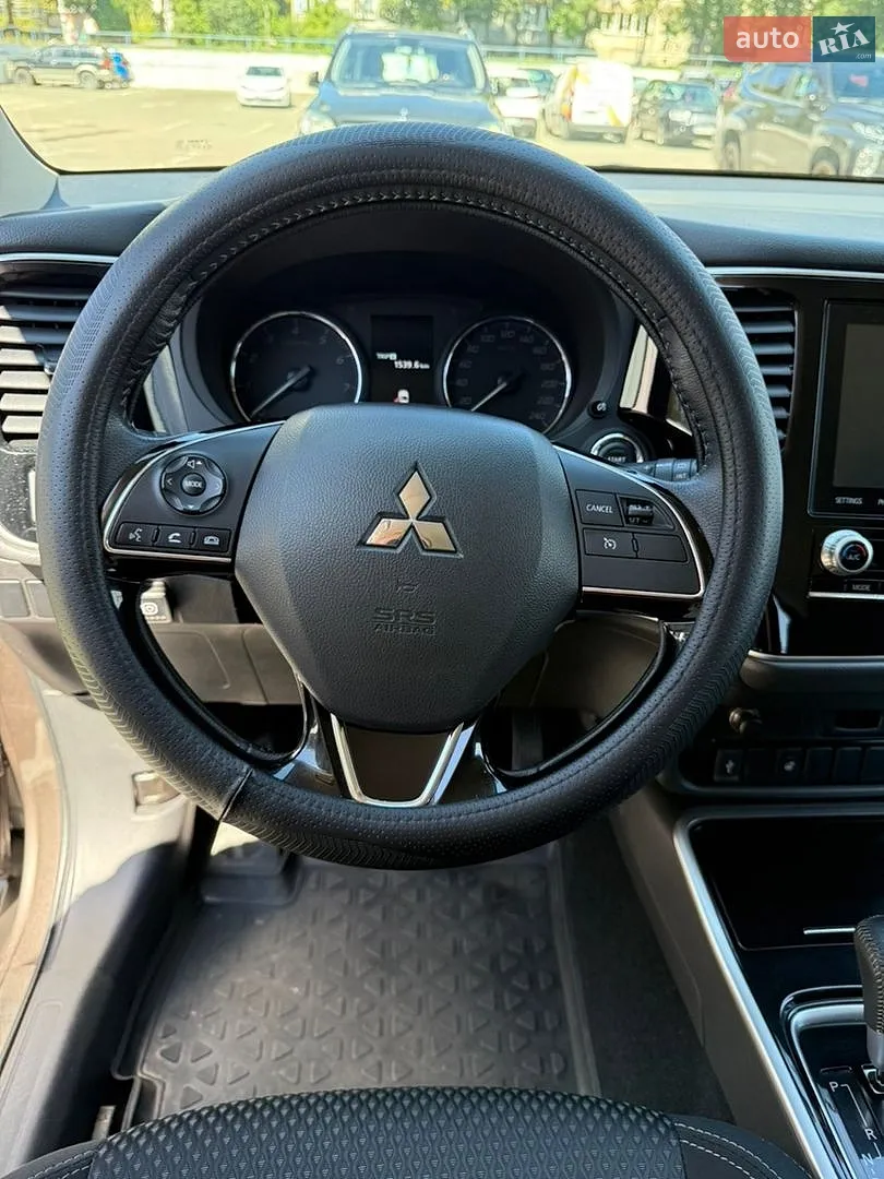 2021 Mitsubishi Outlander - мініатюра 12