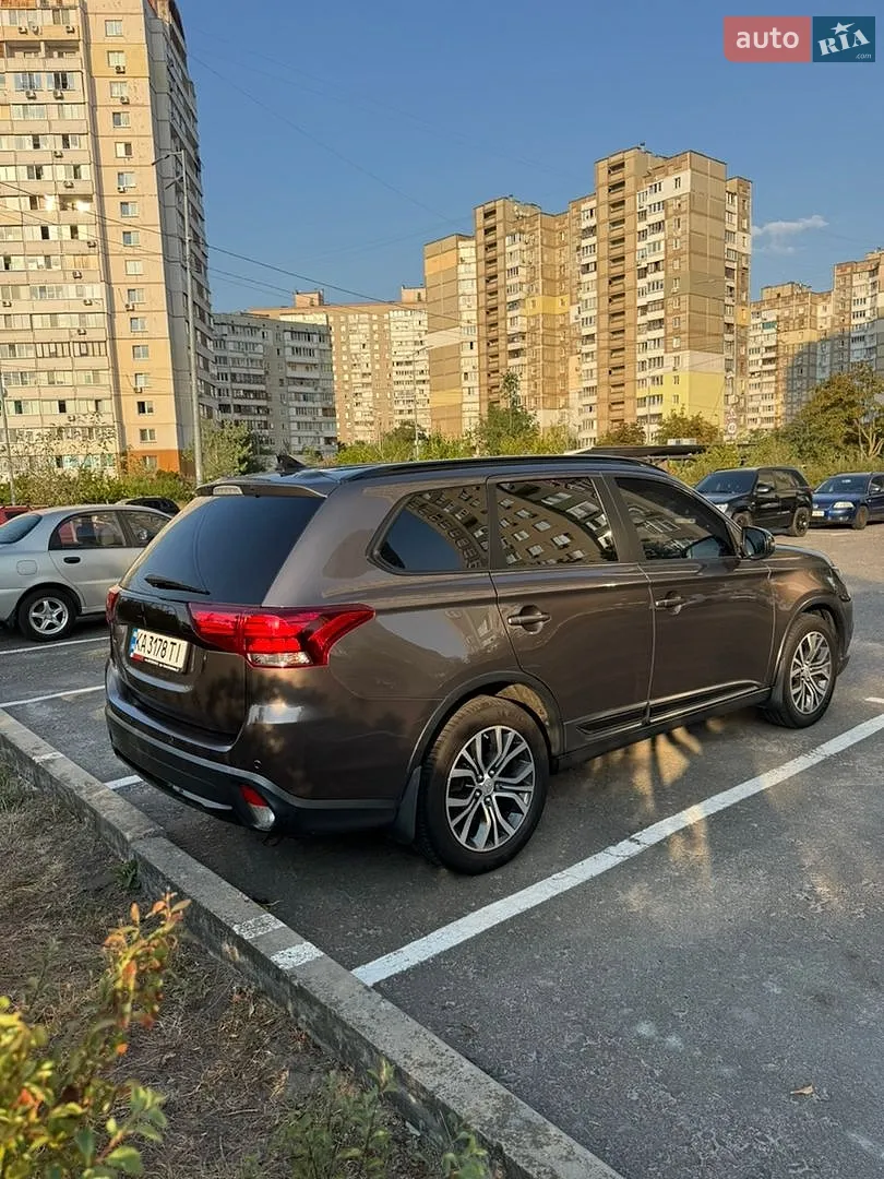 2016 Mitsubishi Outlander - мініатюра 4