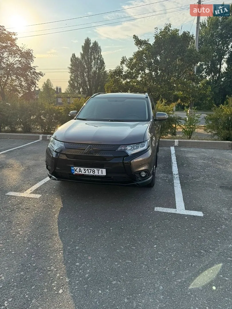 2016 Mitsubishi Outlander - мініатюра 9