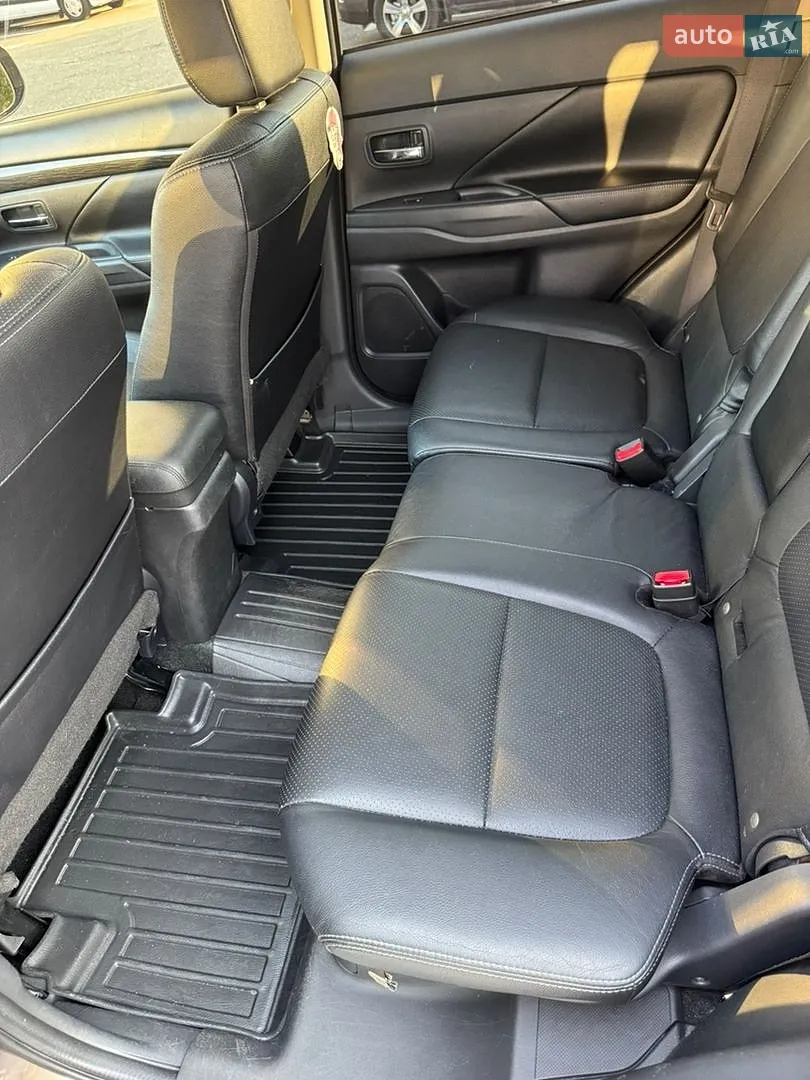 2016 Mitsubishi Outlander - мініатюра 15
