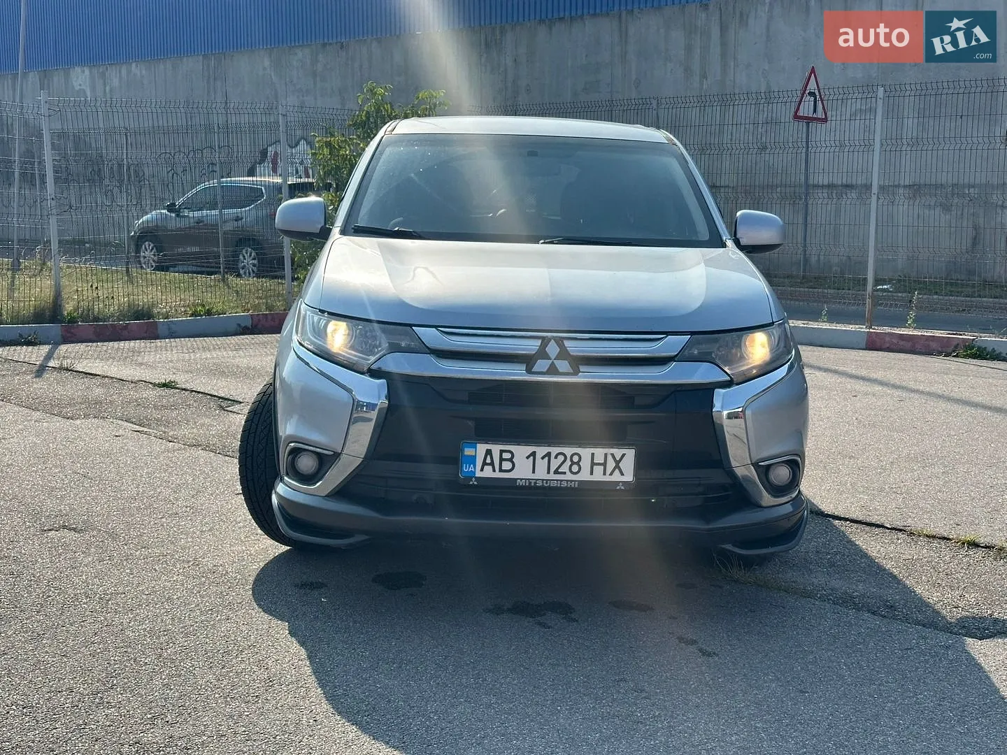 2016 Mitsubishi Outlander - мініатюра 2