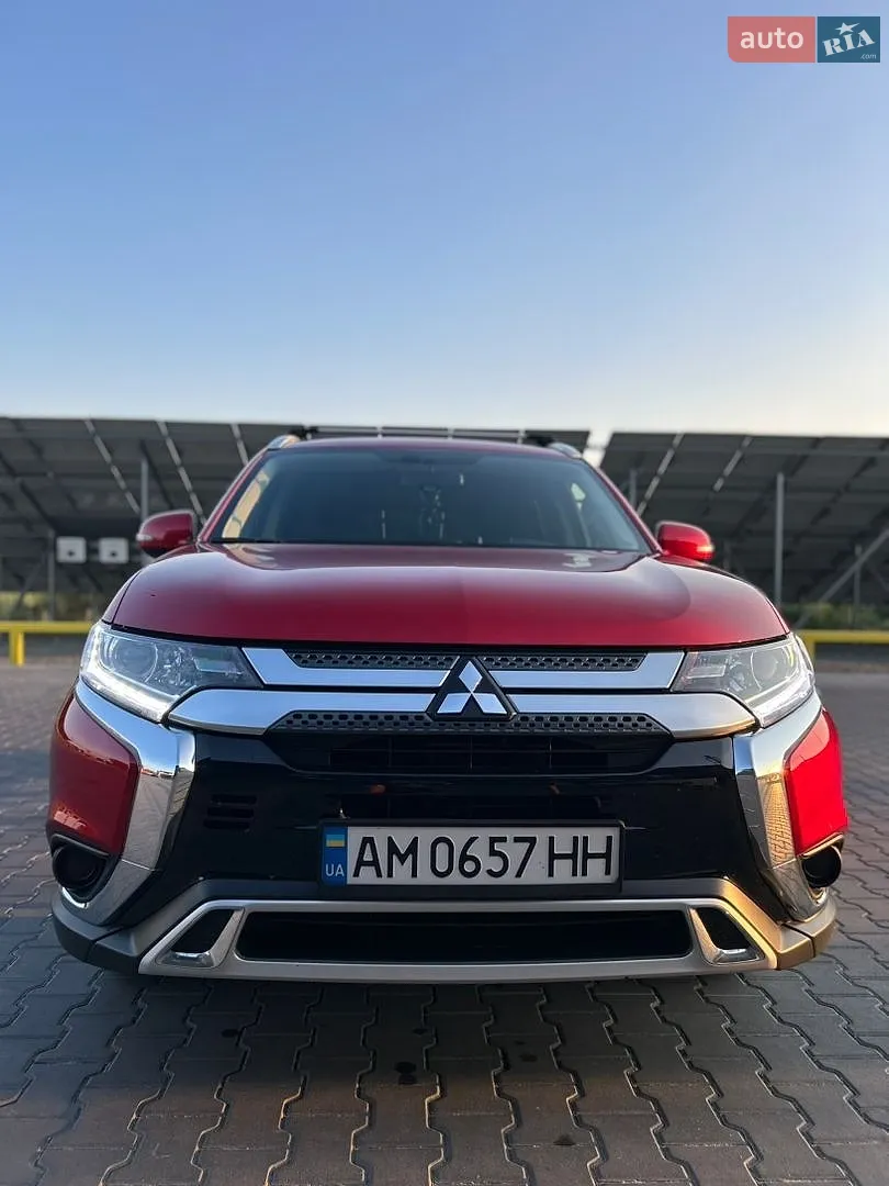 2021 Mitsubishi Outlander - мініатюра 3