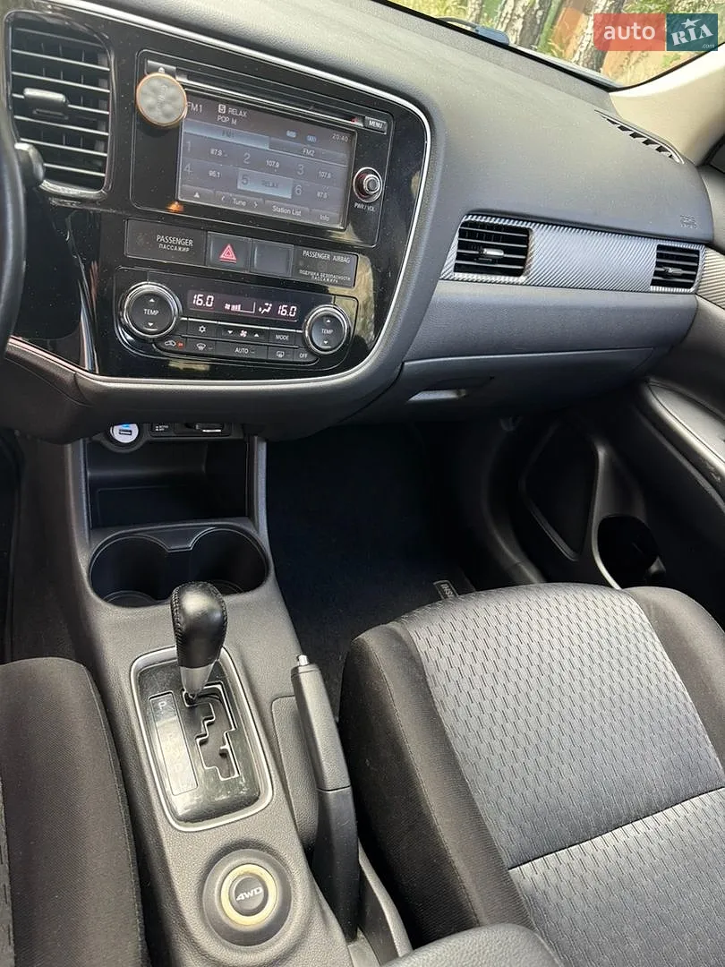 2013 Mitsubishi Outlander - мініатюра 21