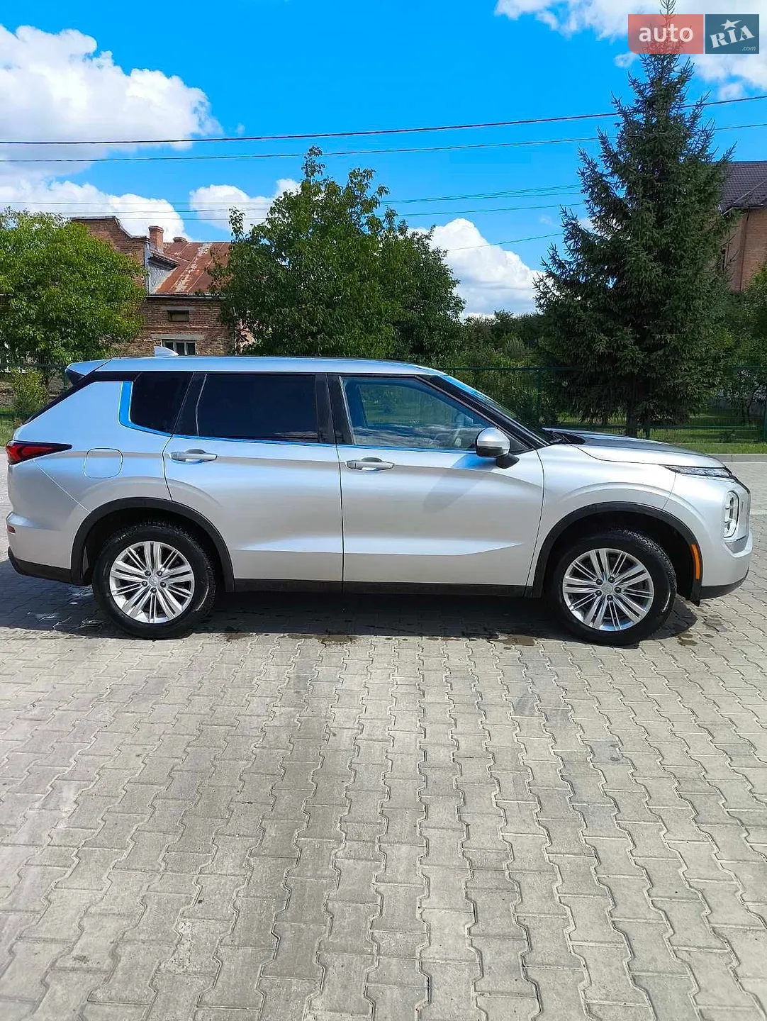 2021 Mitsubishi Outlander - мініатюра 7