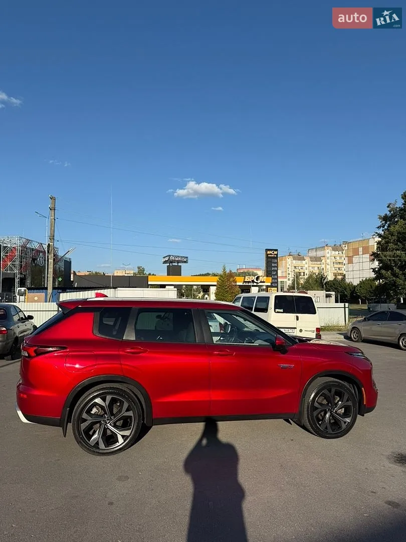2022 Mitsubishi Outlander - мініатюра 8