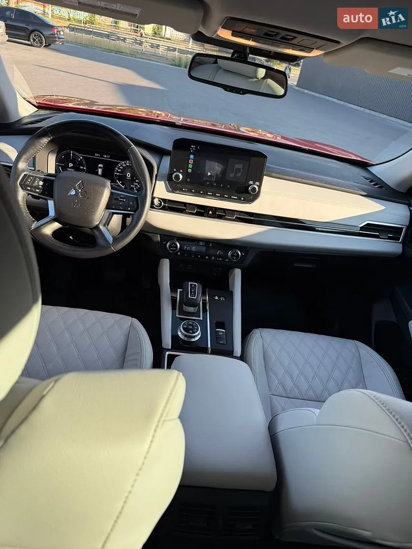 2022 Mitsubishi Outlander - мініатюра 32