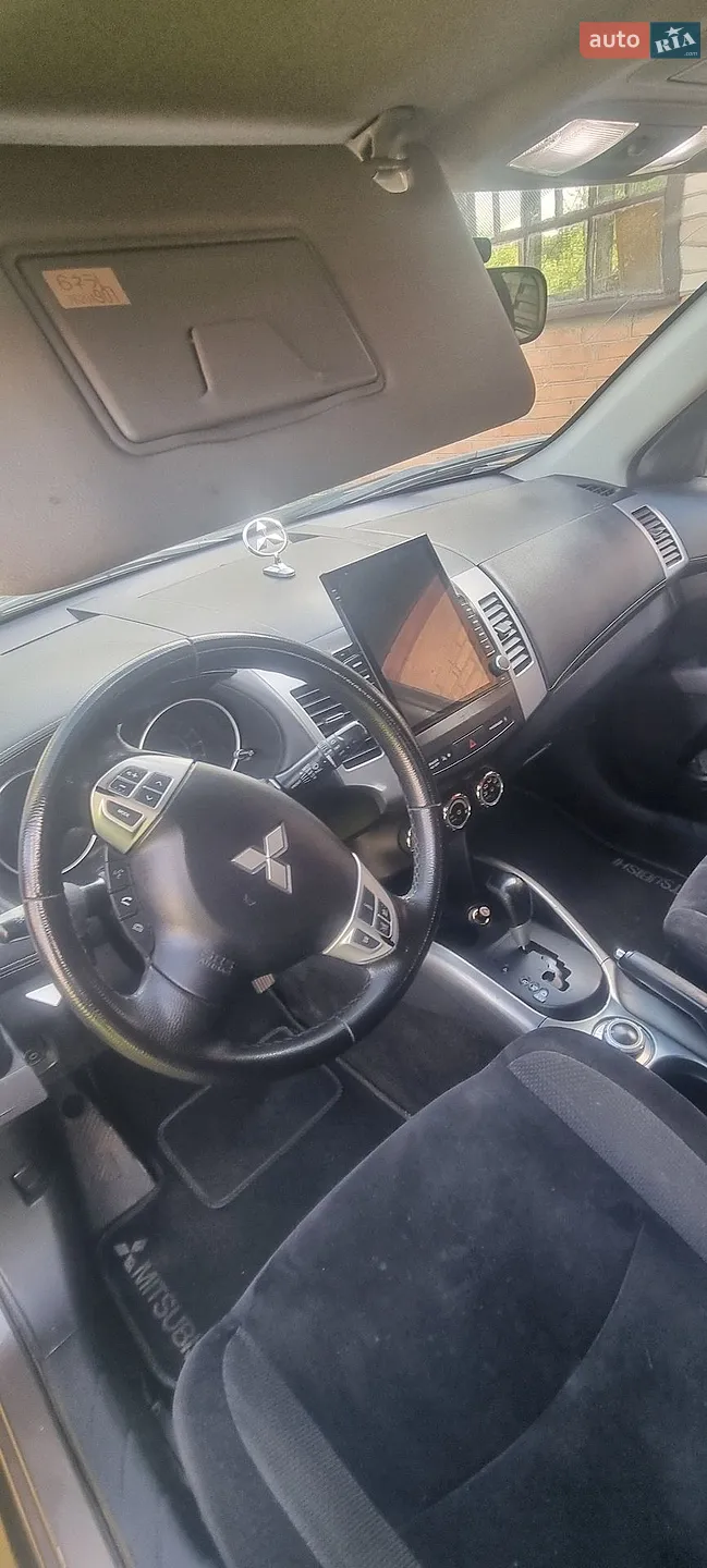 2012 Mitsubishi Outlander - мініатюра 7