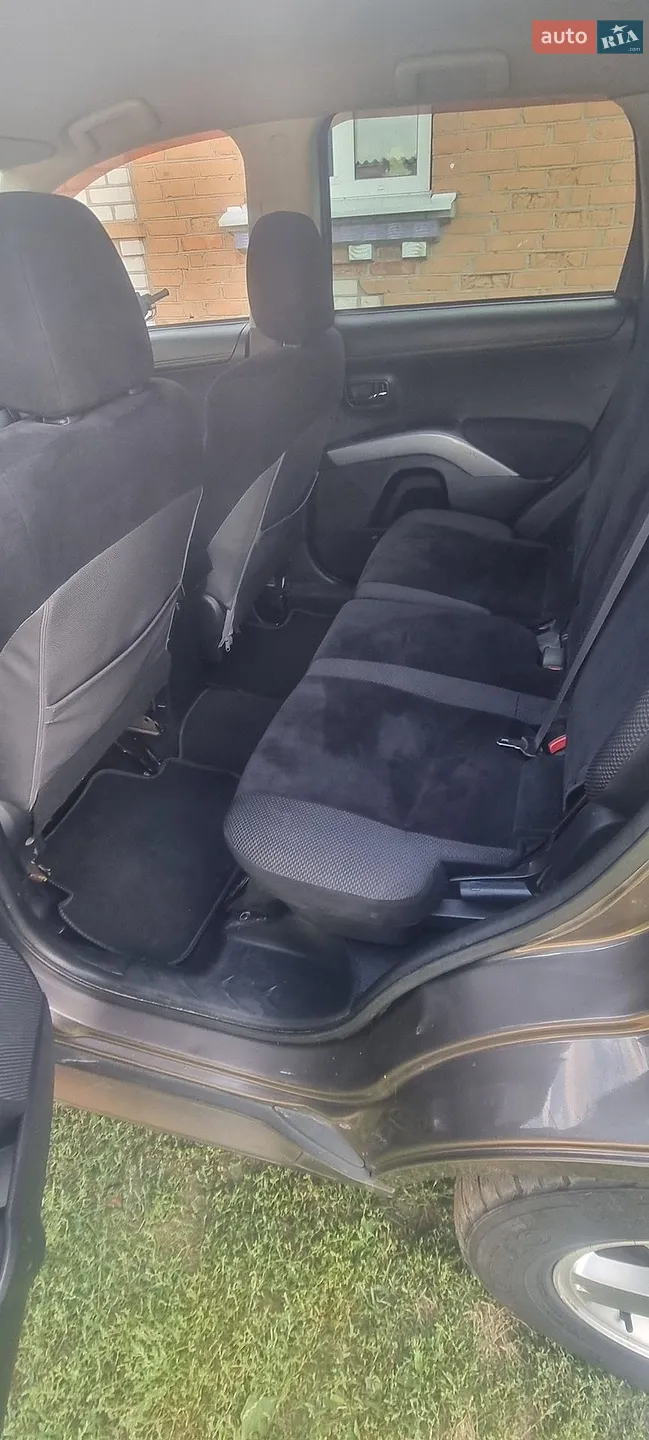 2012 Mitsubishi Outlander - мініатюра 9