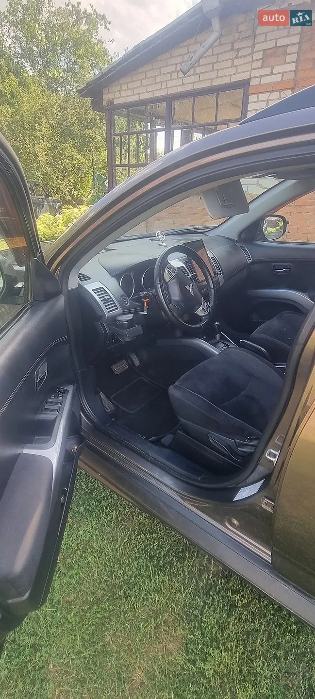2012 Mitsubishi Outlander - мініатюра 10
