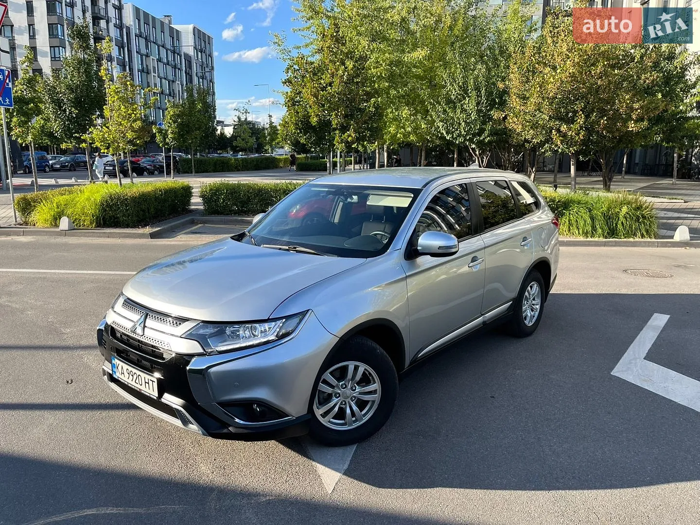 2021 Mitsubishi Outlander - мініатюра 2