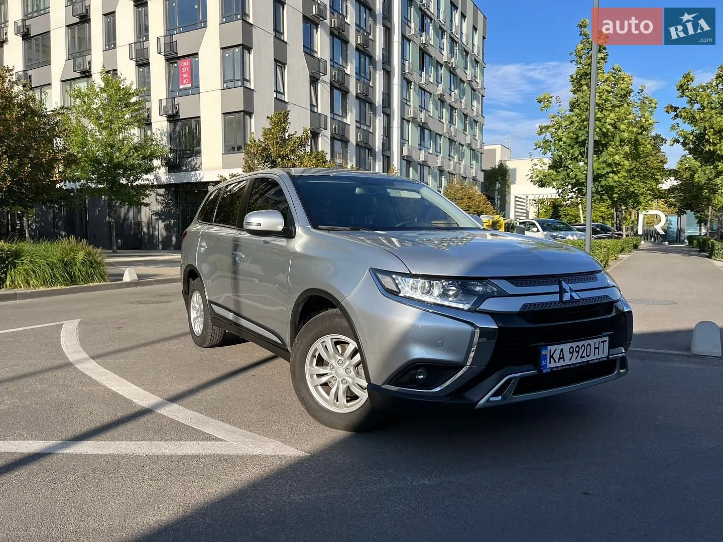 2021 Mitsubishi Outlander - мініатюра 8
