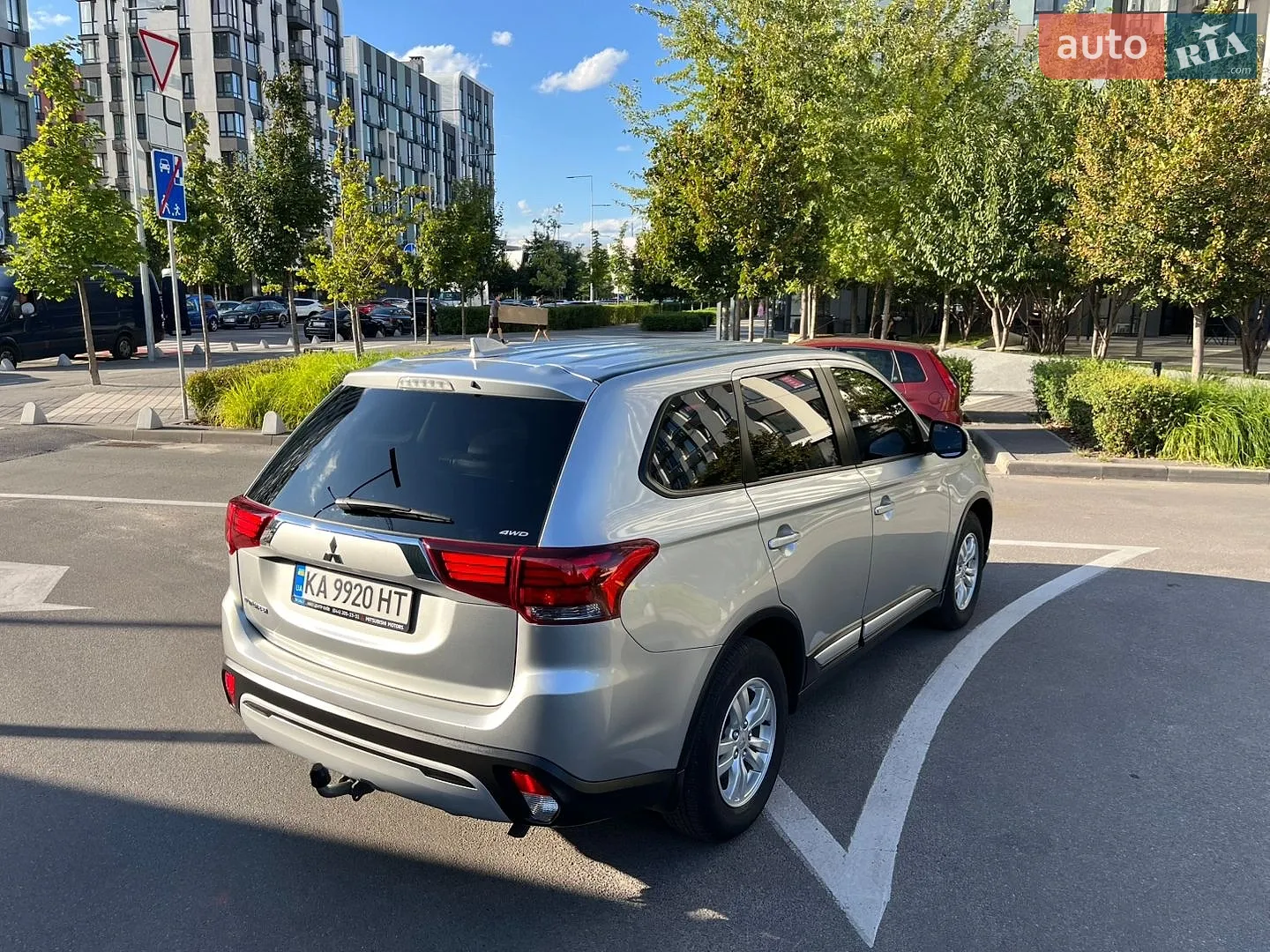 2021 Mitsubishi Outlander - мініатюра 9