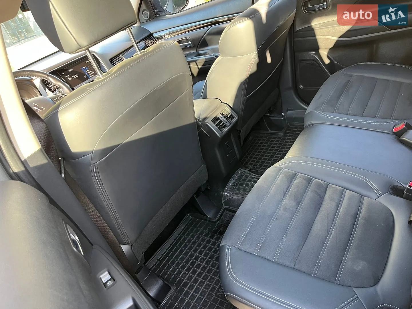 2021 Mitsubishi Outlander - мініатюра 22