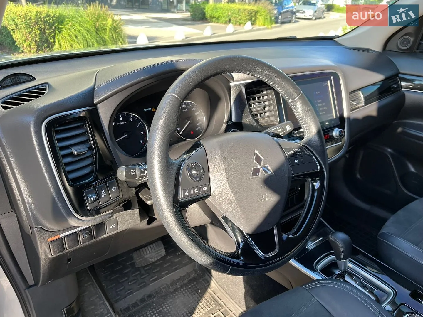 2021 Mitsubishi Outlander - мініатюра 28